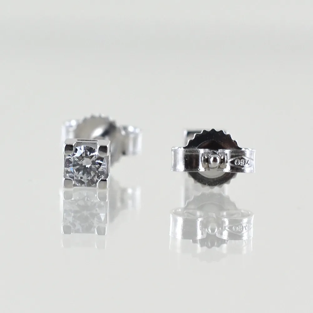Orecchini Punto luce in oro bianco con zircone 3.50 mm